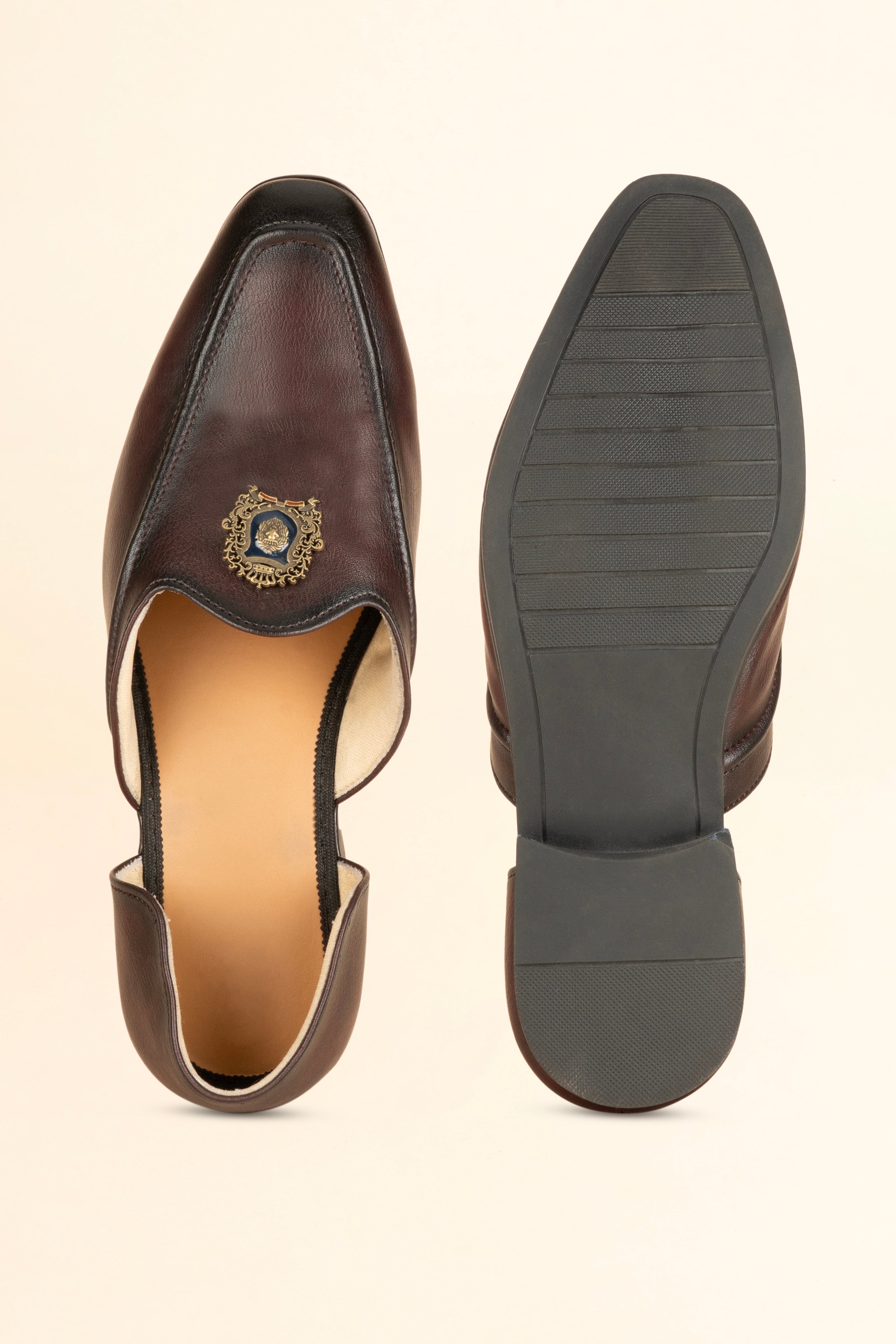 The Crest-Emblem Mahogany Mojari
