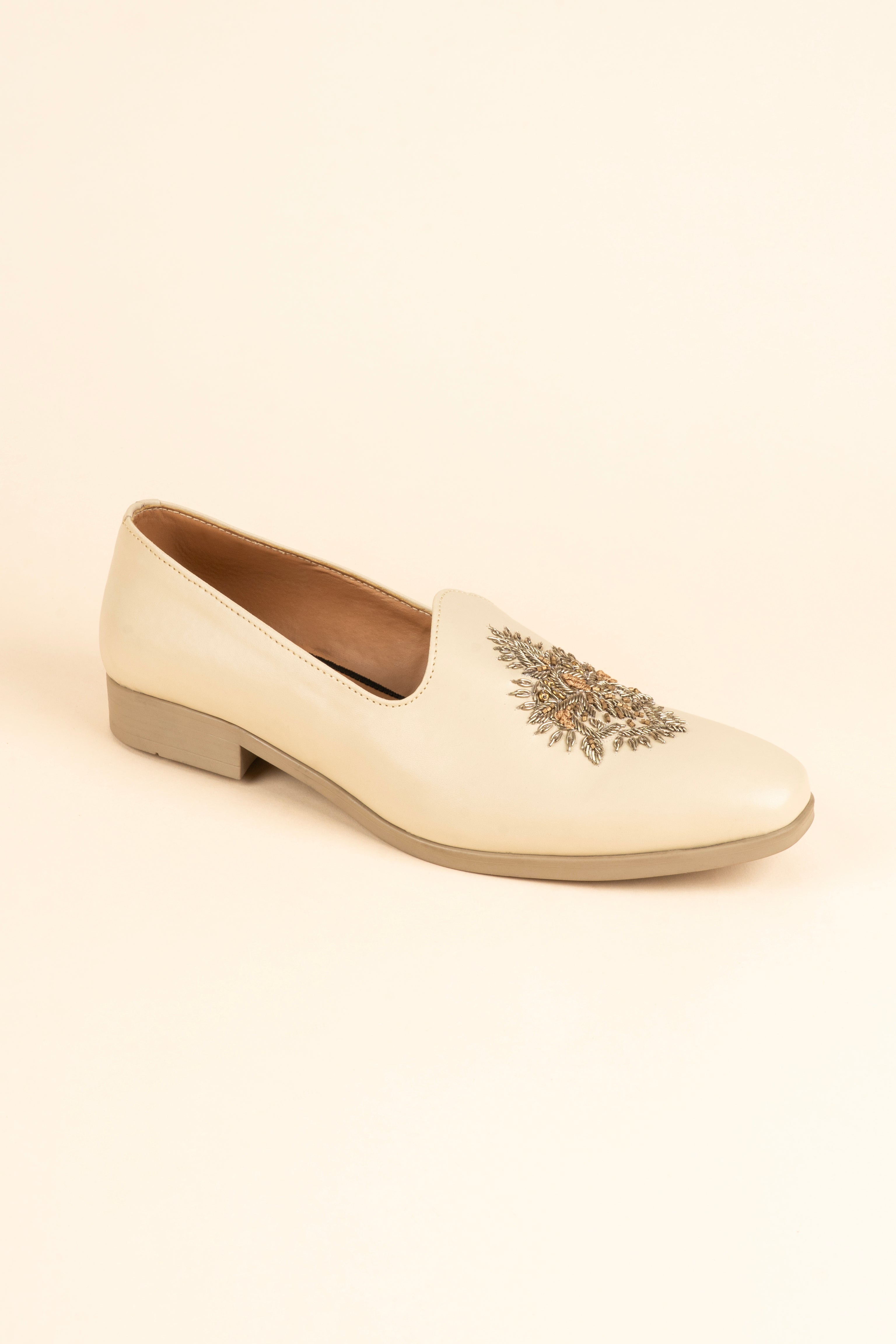 The Zardosi-Embroidered Cream Loafer