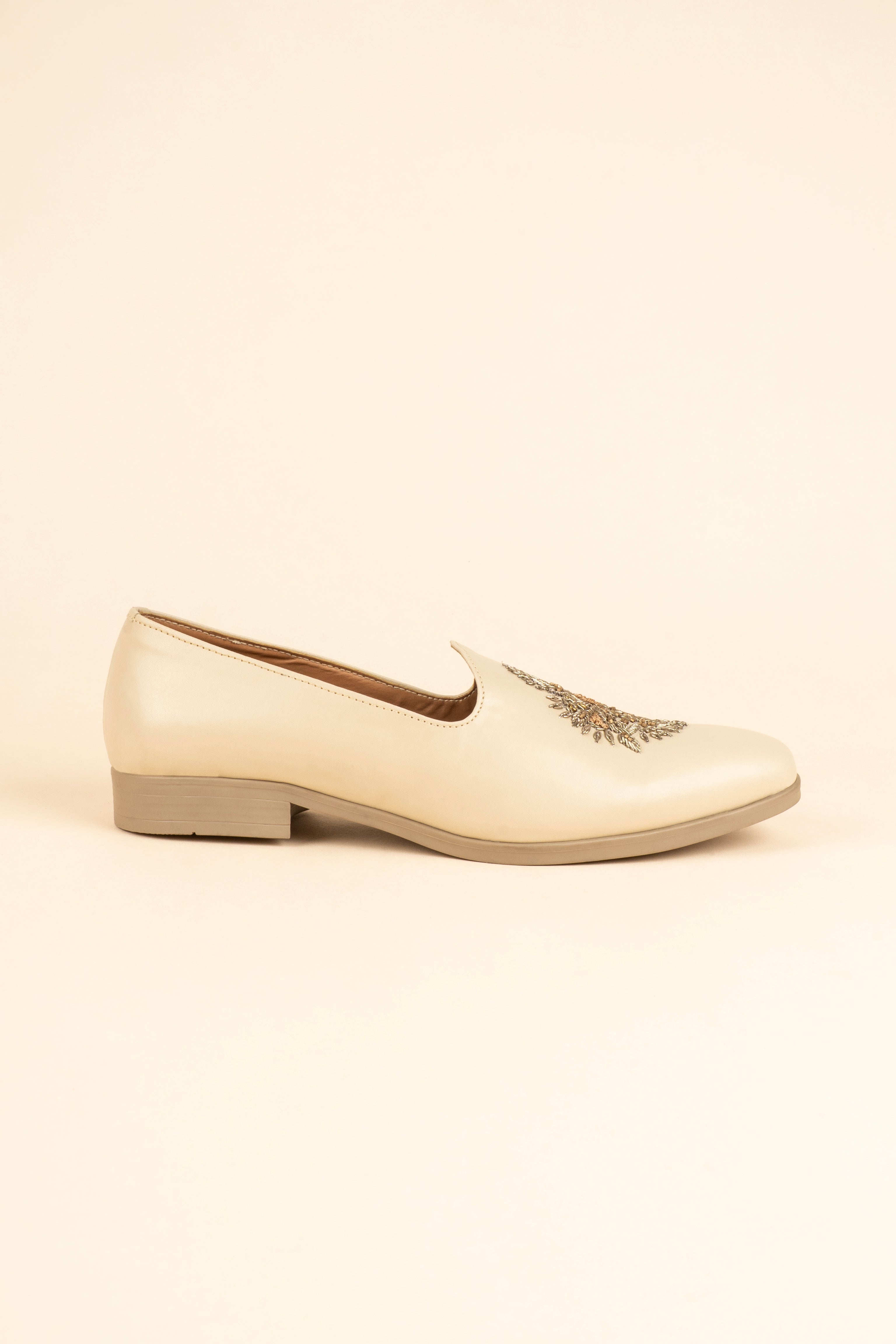 The Zardosi-Embroidered Cream Loafer