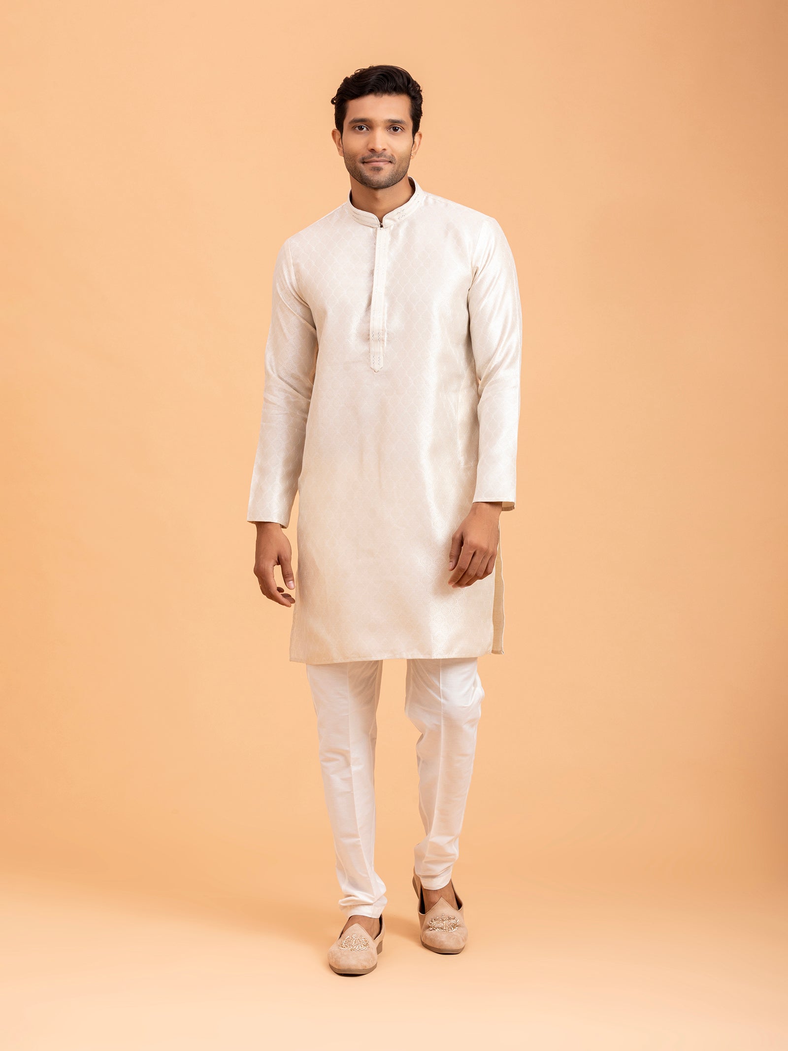 Alabaster Crest Kurta Set