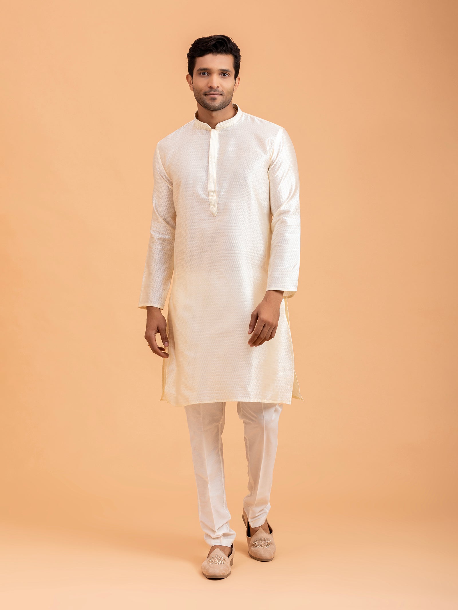 Alabaster Crest Kurta Set