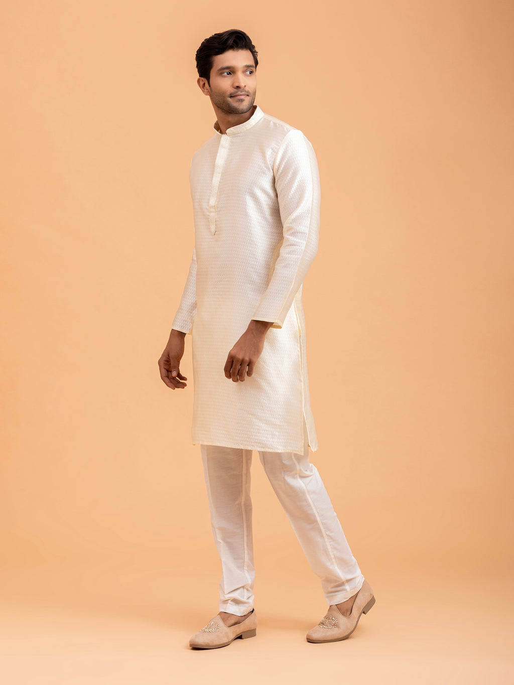 Alabaster Crest Kurta Set