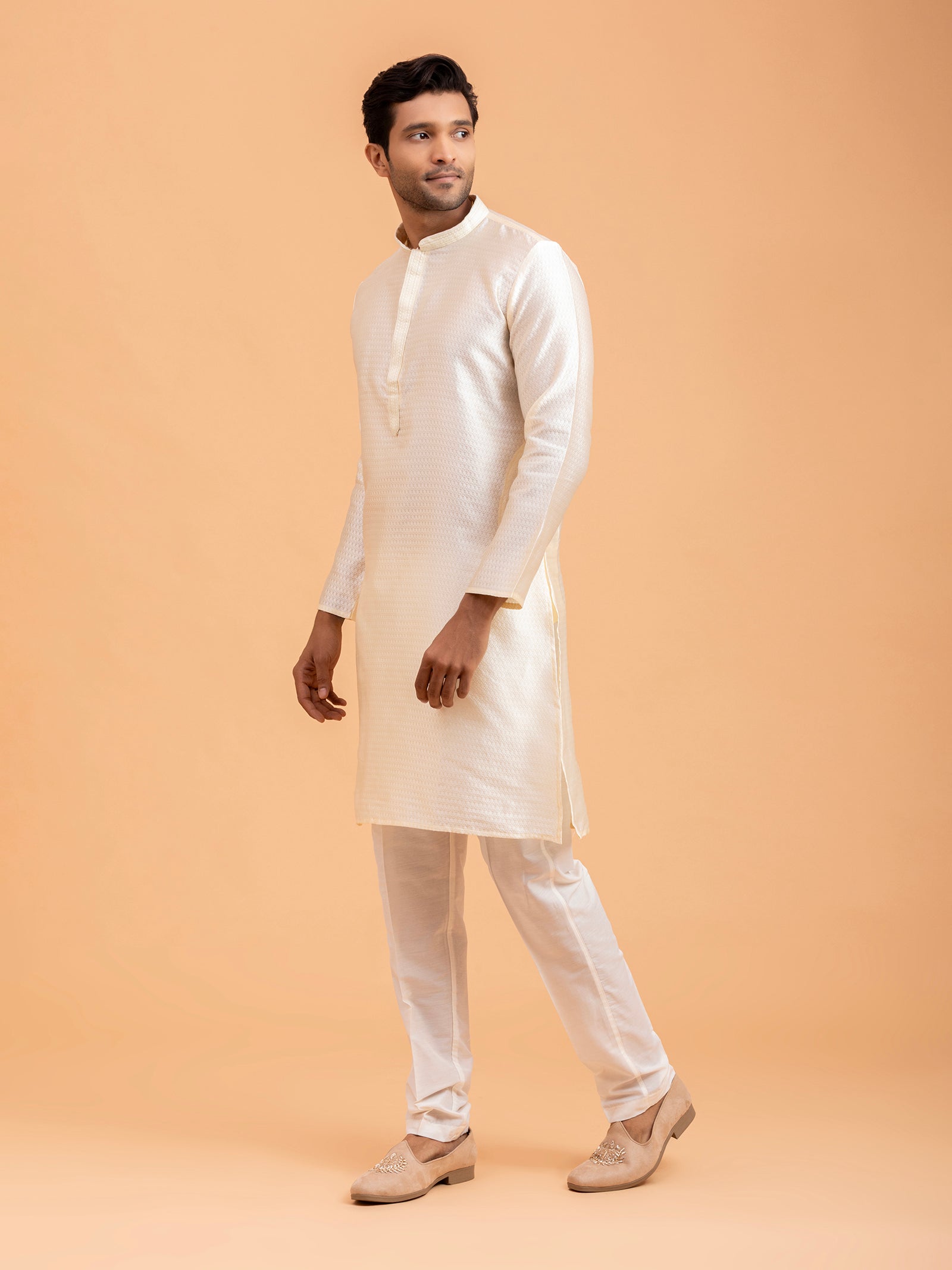 Alabaster Crest Kurta Set