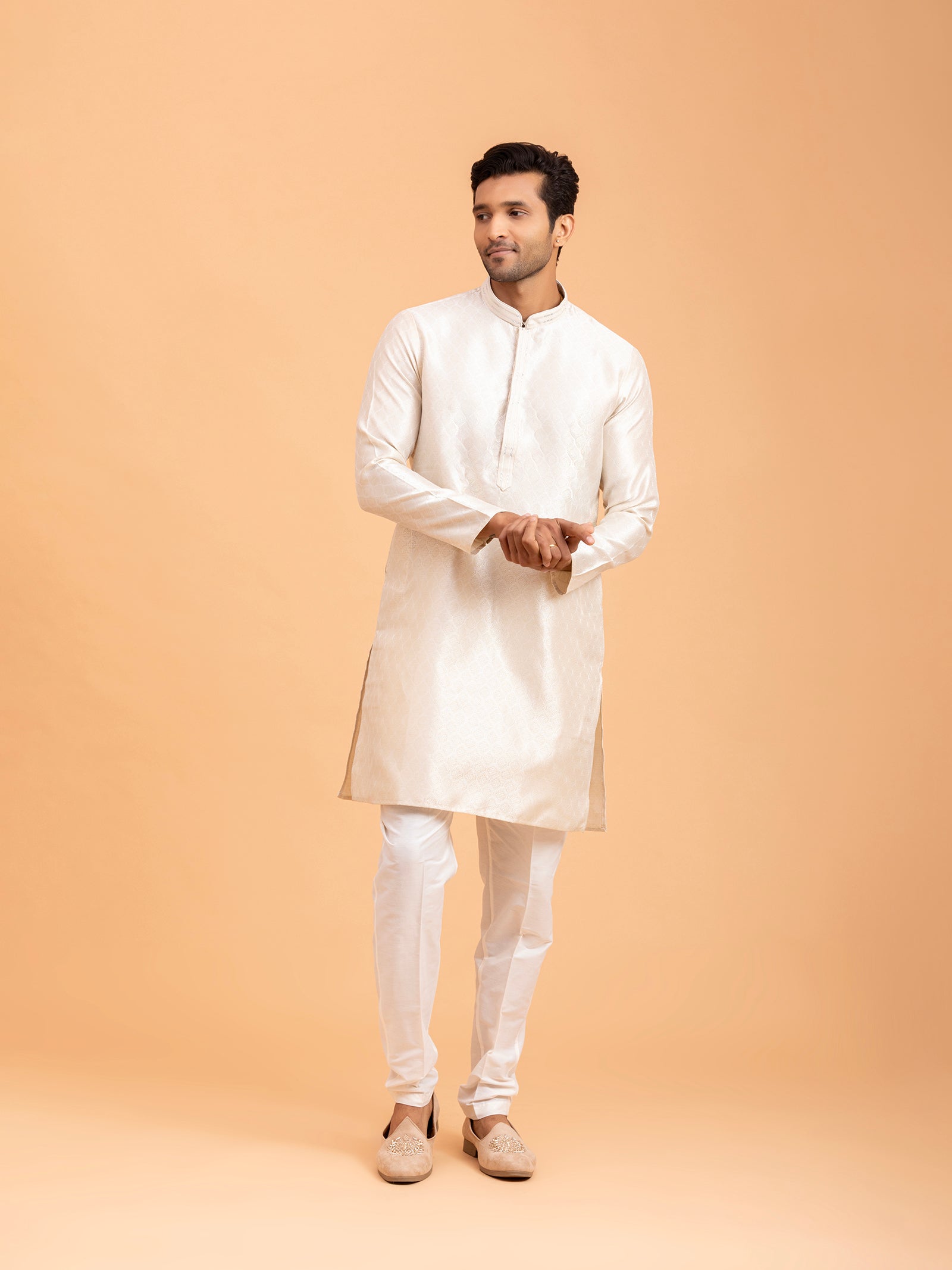 Alabaster Crest Kurta Set