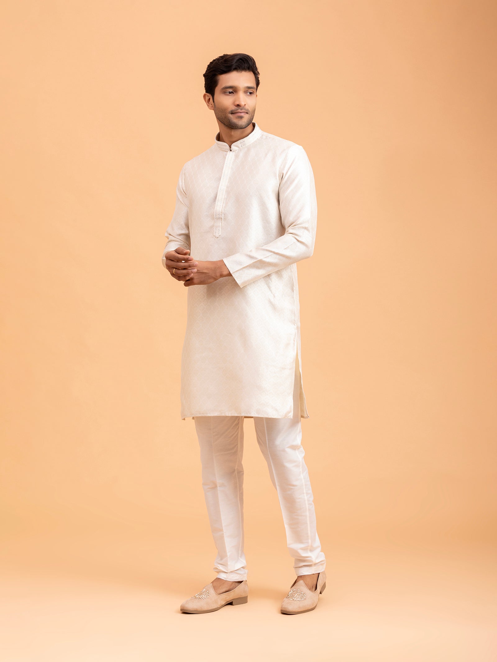 Alabaster Crest Kurta Set