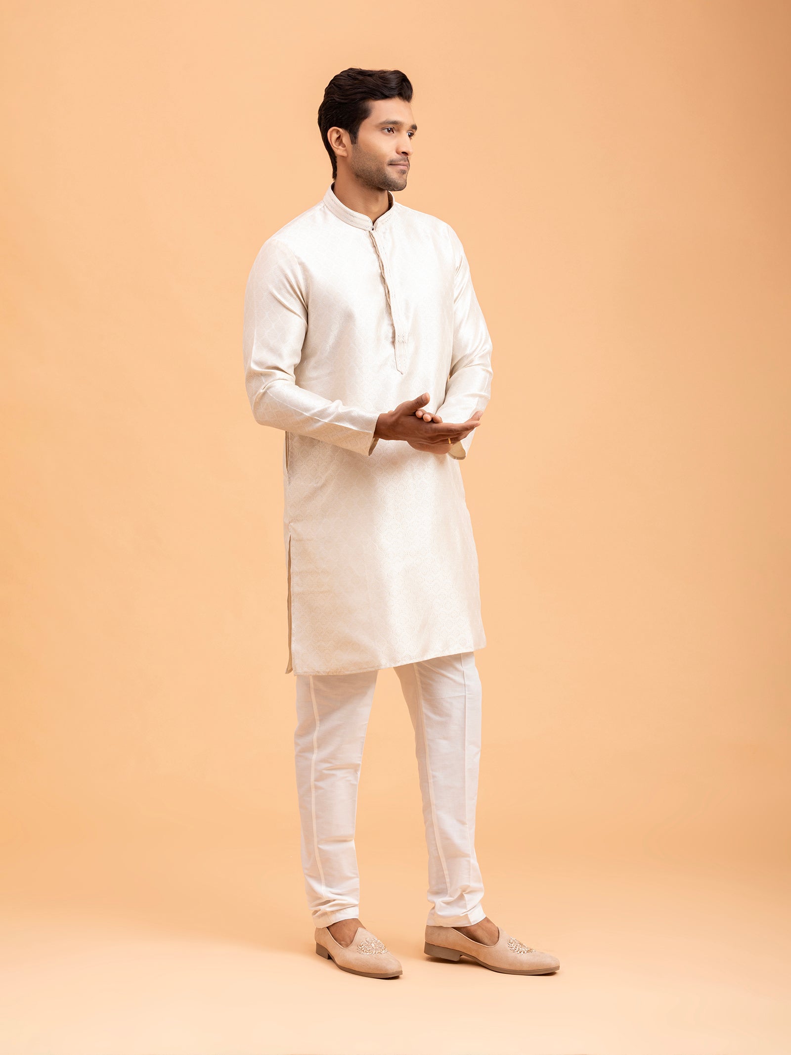 Alabaster Crest Kurta Set