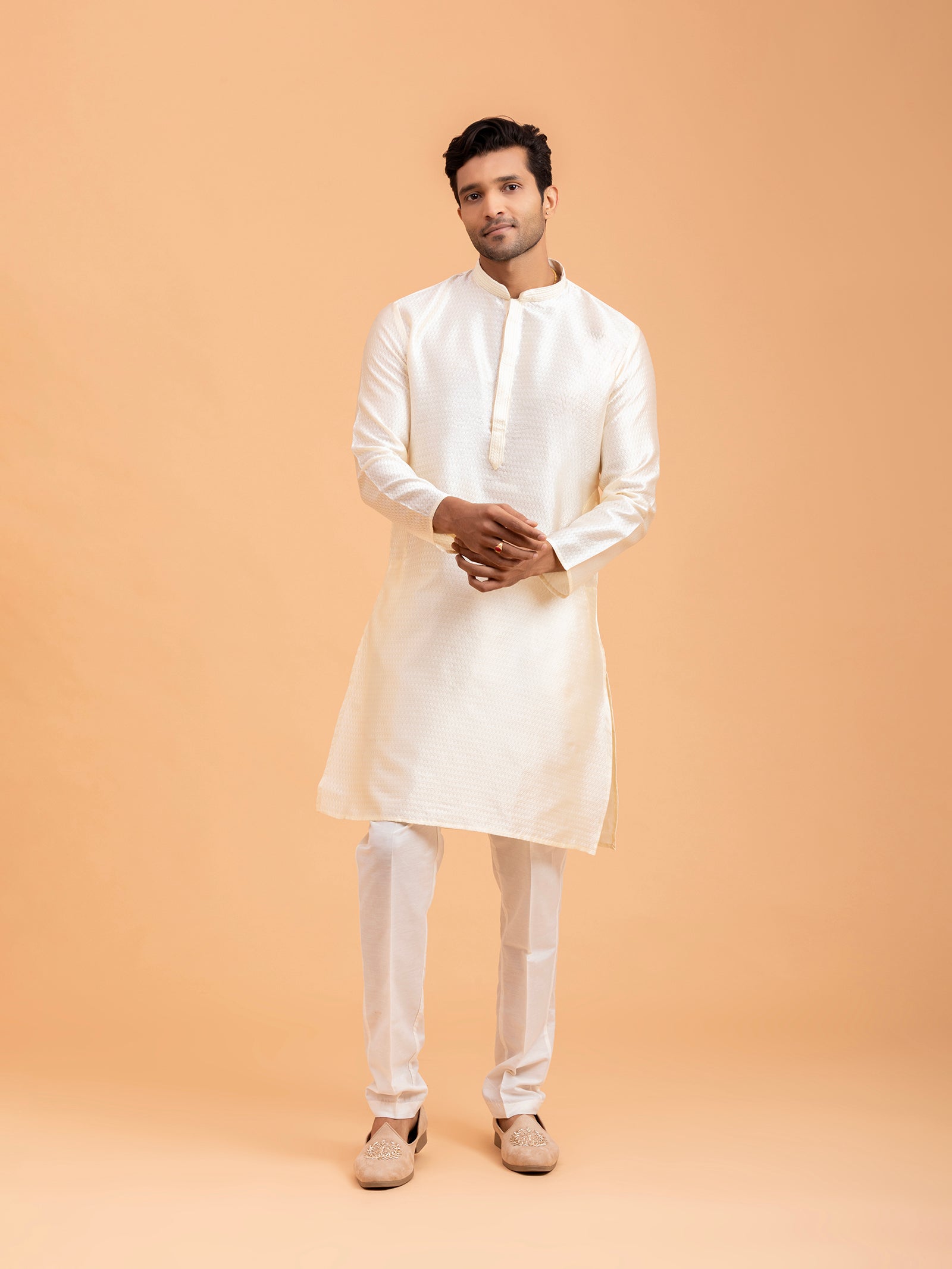 Alabaster Crest Kurta Set